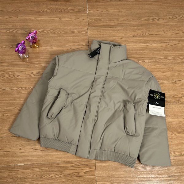 上品 中綿仕様 防寒対応 ショートジャケット ストーンアイランド コピー STONE ISLAND