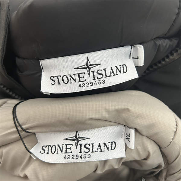 高機能 フーデッド設計 防風構造 ストーンアイランド コピー STONE ISLAND アウター
