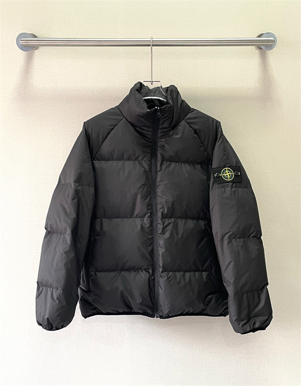 軽快 ボリューム中綿 冷え対策 ダウンジャケット ストーンアイランド コピー STONE ISLAND