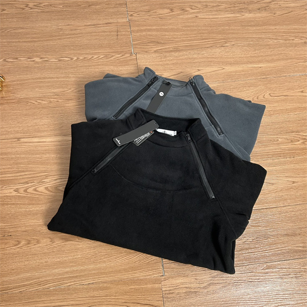 ストーンアイランド コピー STONE ISLAND 落ち着き ハーフジップ仕様 保温裏毛 トップス