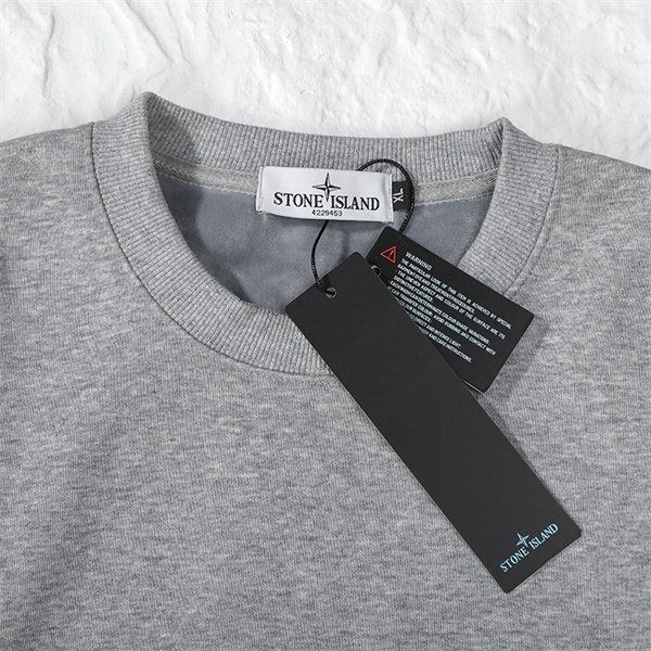 ストーンアイランド コピー STONE ISLAND 上品感 シンプル 厚手素材 着回し万能 スウェット