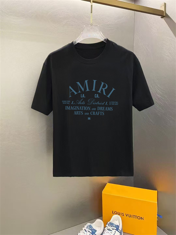 ミニマルロゴTシャツ クリーンラインデザイン 胸元アクセント AMIRI アミリ コピー 半袖カットソー 都市的バランス