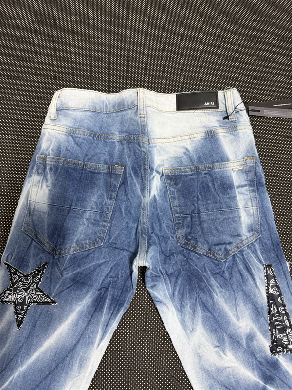 デニムパンツ アミリ スーパーコピー AMIRI ダメージ加工 プリント 個性派 ストリート系 ジーンズ