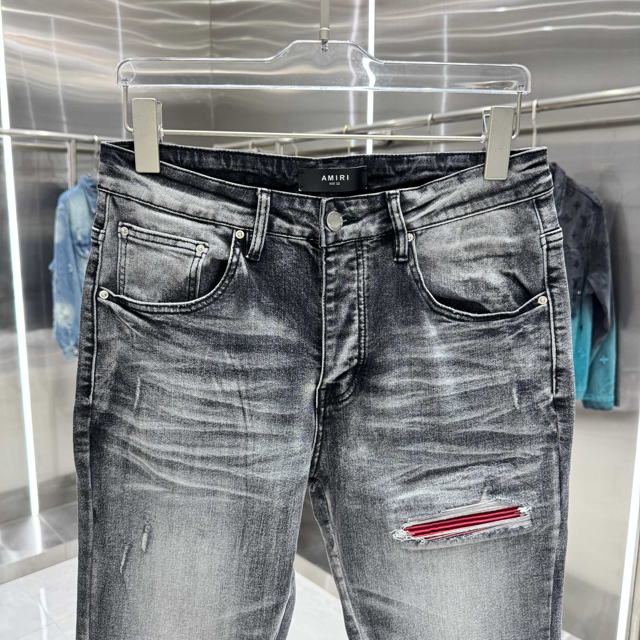 立体的な色落ち コントラスト裏地 都会派カジュアル AMIRI アミリ コピー クラッシュジーンズ 売れ行き好調
