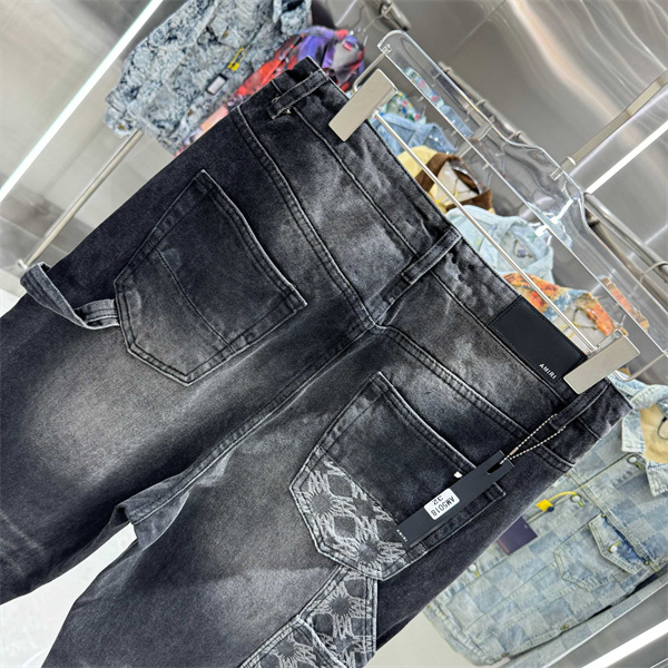 ジャカードパネル モノグラム調切替 ヴィンテージウォッシュ AMIRI アミリ コピー デニムパンツ ストレートシルエット 話題沸騰
