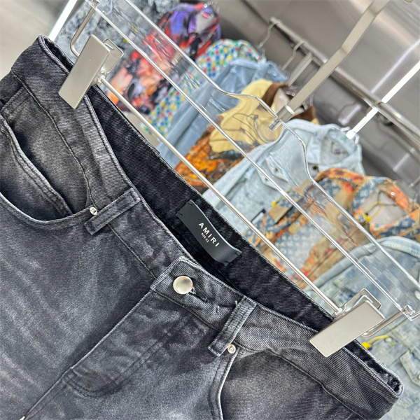ジャカードパネル モノグラム調切替 ヴィンテージウォッシュ AMIRI アミリ コピー デニムパンツ ストレートシルエット 話題沸騰