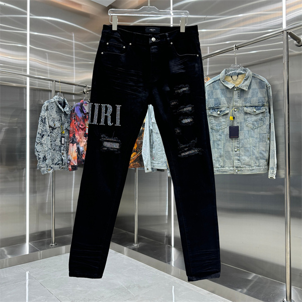 ラインストーンロゴ クラッシュ加工 立体バイカーライン AMIRI アミリ コピー デニムパンツ スリムテーパード メンズ 人気急伸
