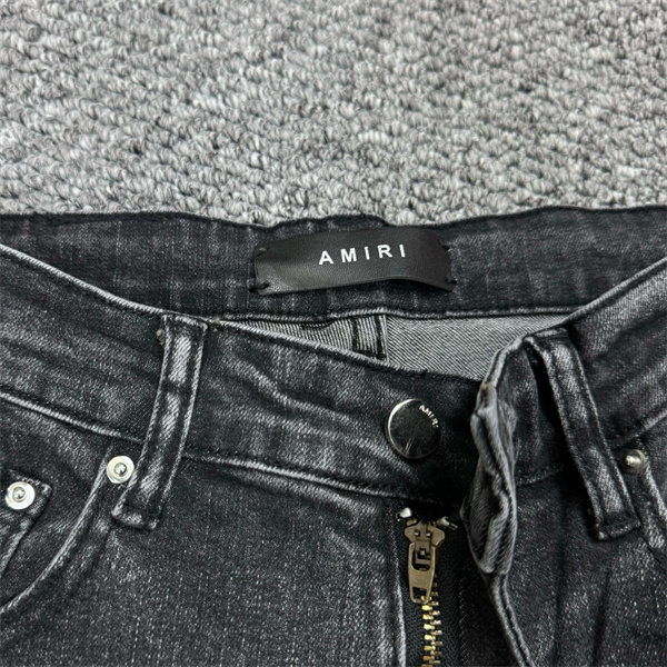  膝リブ切替 クラッシュアクセント AMIRI アミリ コピー バイカーデニムパンツ 細身フィット メンズ 話題度上昇