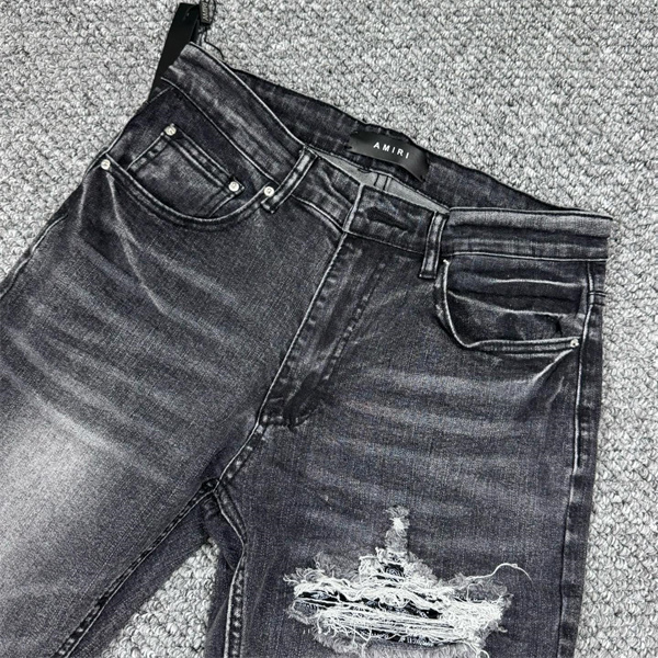  膝リブ切替 クラッシュアクセント AMIRI アミリ コピー バイカーデニムパンツ 細身フィット メンズ 話題度上昇