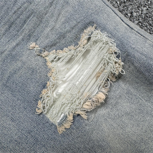 ダメージアクセント すっきり見えるテーパードライン AMIRI アミリ コピー クラッシュジーンズ デイリー即戦力