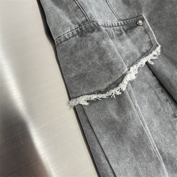 ロゴアクセント ゆったりフィット AMIRI アミリ コピー ワイドデニムショーツ ストリート主役 旬の本命