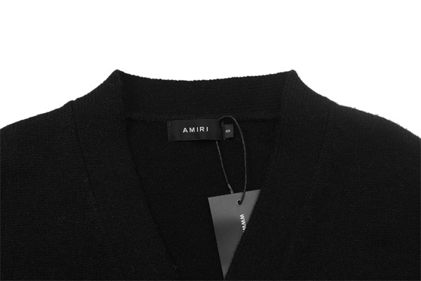 袖レタリング 配色アクセント 柔らかな風合い AMIRI アミリ コピー ボタンカーディガン ストリートモード 着映え本命