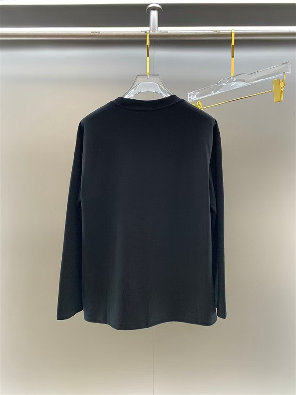 クルーネック すっきり着こなせる定番シルエット AMIRI アミリ コピー 長袖Tシャツ 話題拡大