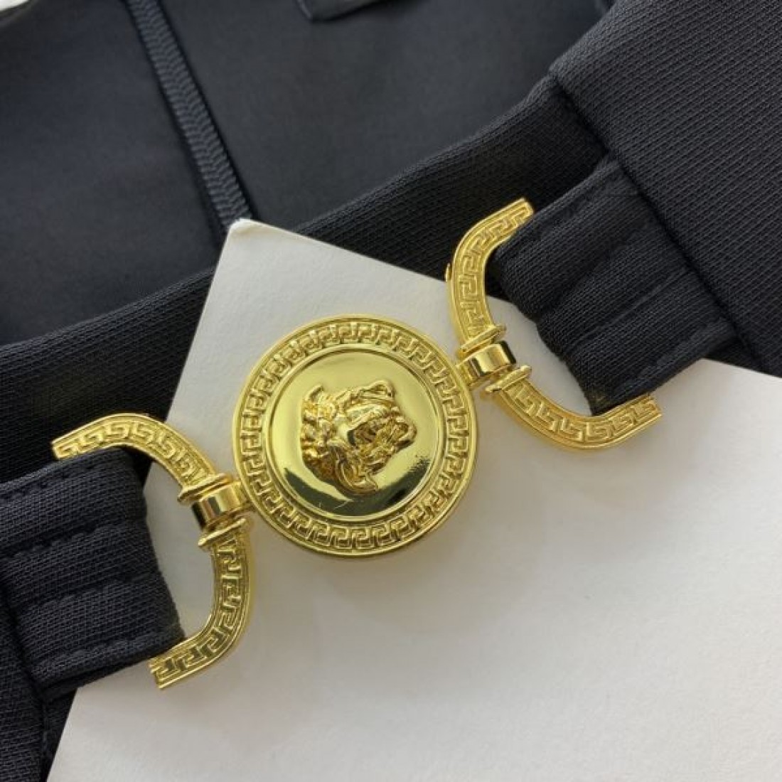 VERSACE ヴェルサーチェ コピー ワンピース 柔らかくエフォートレスなスタイル