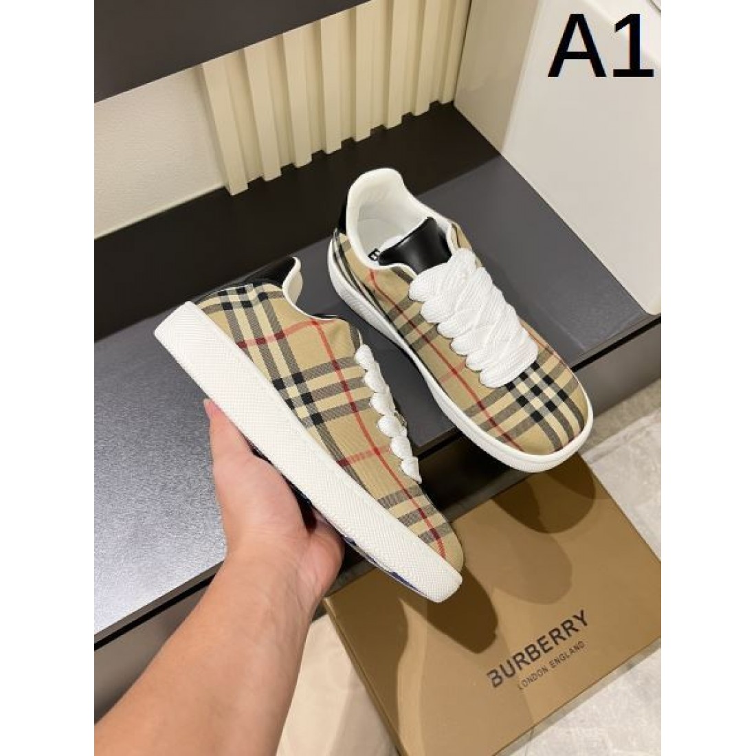 今すぐ履きたい BURBERRY 上質でカジュアルな バーバリー コピー カジュアルシューズ