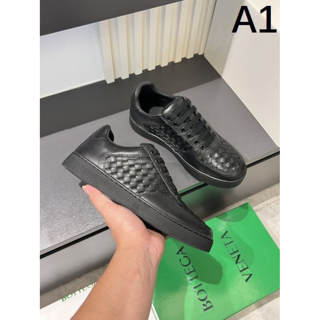 ボッテガヴェネタ コピー カジュアルシューズ BOTTEGA VENETAで魅せる洗練と快適の融合