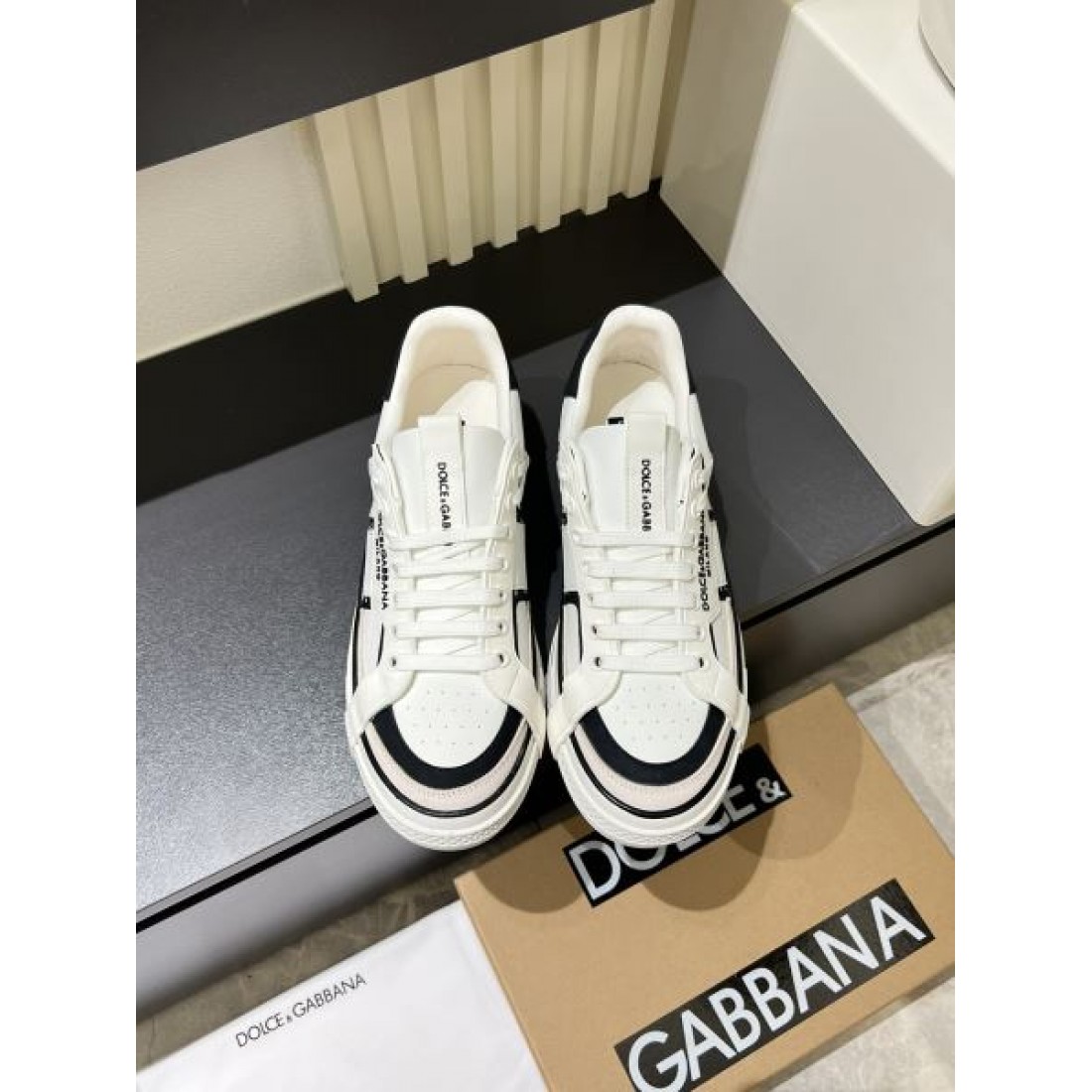 ドルチェ＆ガッバーナ コピー カジュアルシューズ DOLCE＆GABBANAエレガントでモダンな