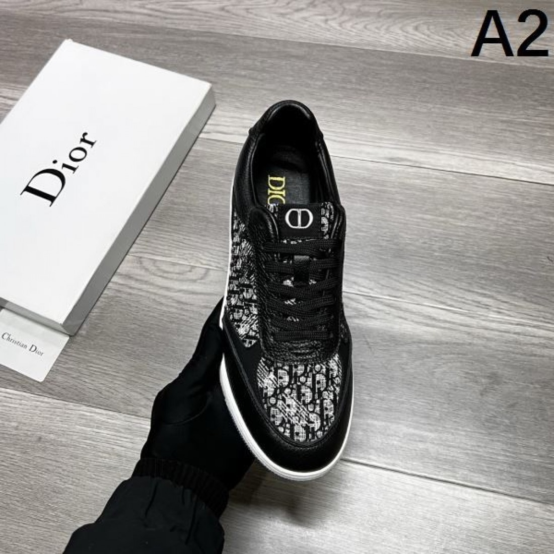 完璧なシルエット DIOR ディオール コピー カジュアルシューズ  都会的な印象