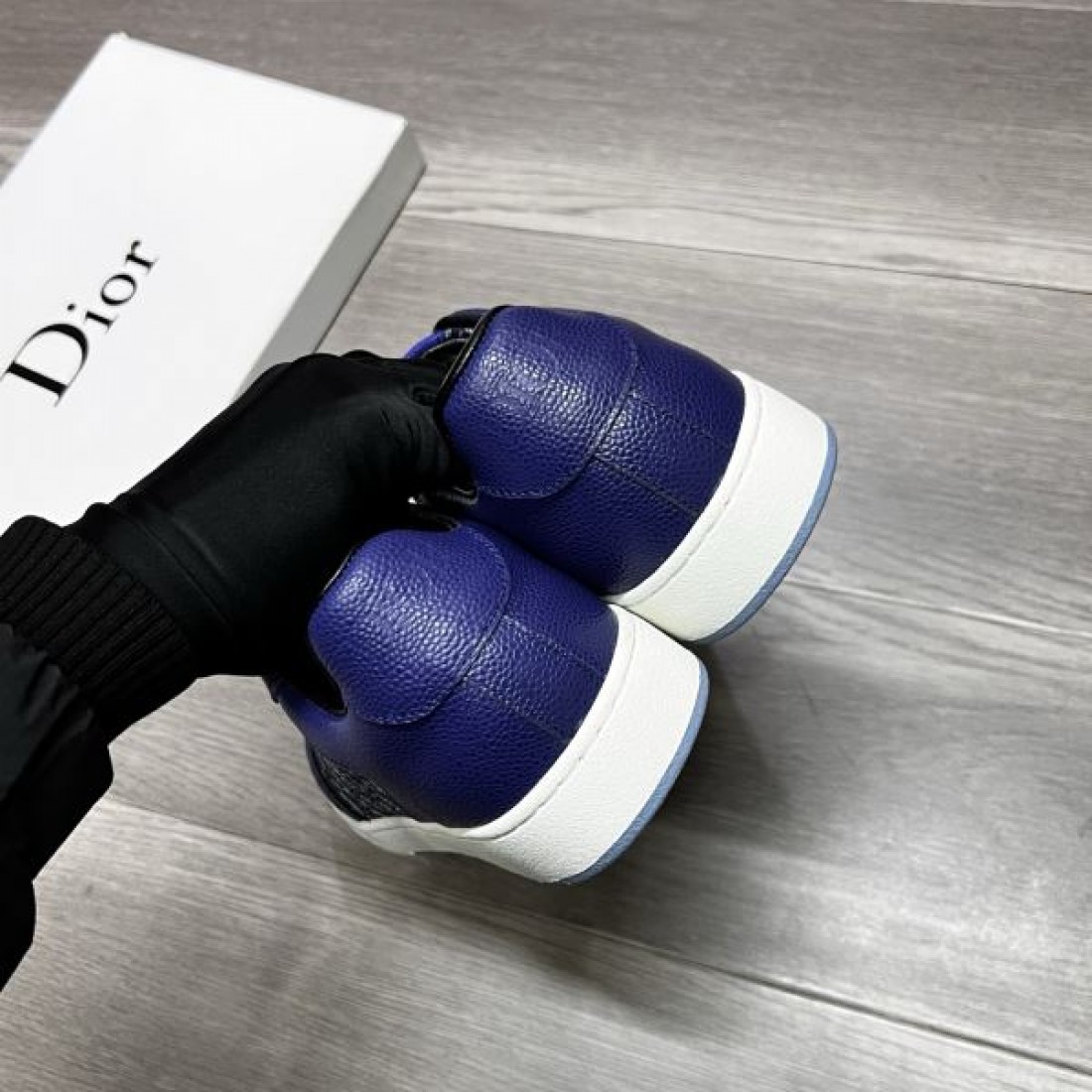 完璧なシルエット DIOR ディオール コピー カジュアルシューズ  都会的な印象