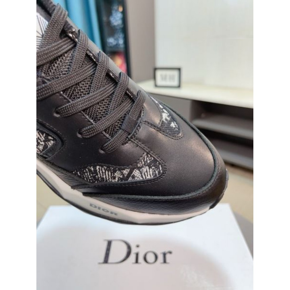 リラックス感のある DIOR ディオール コピー カジュアルシューズ  視線を集める