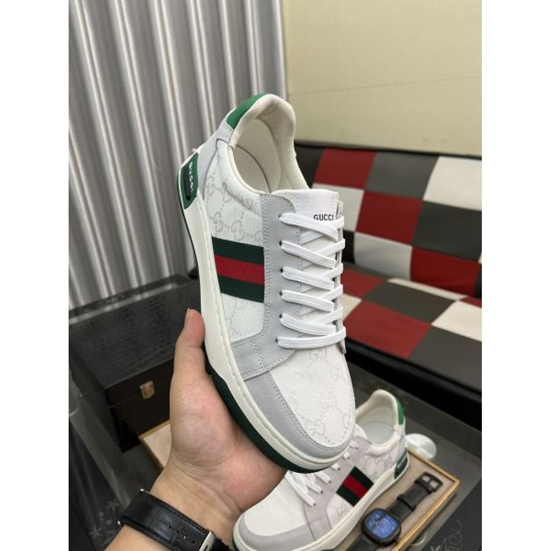 個性派アイテム GUCCI グッチ コピー カジュアルシューズ 完売続出