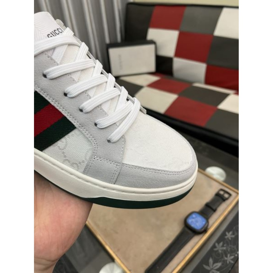 個性派アイテム GUCCI グッチ コピー カジュアルシューズ 完売続出