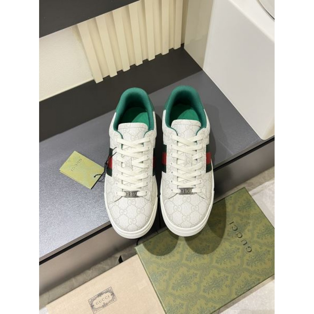 洗練されたスタイルGUCCI コピー カジュアルシューズ 快適な履き心地