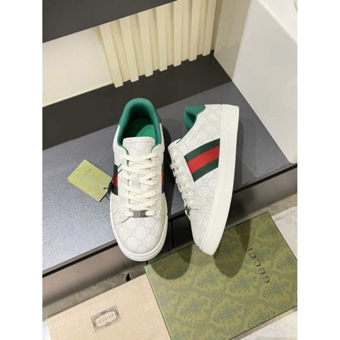 洗練されたスタイルGUCCI コピー カジュアルシューズ 快適な履き心地