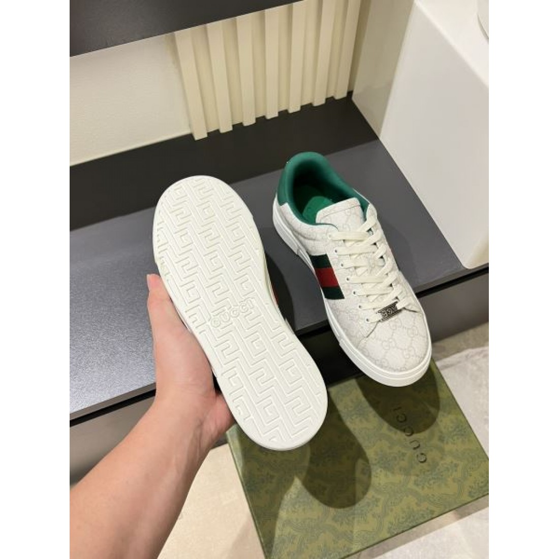 洗練されたスタイルGUCCI コピー カジュアルシューズ 快適な履き心地
