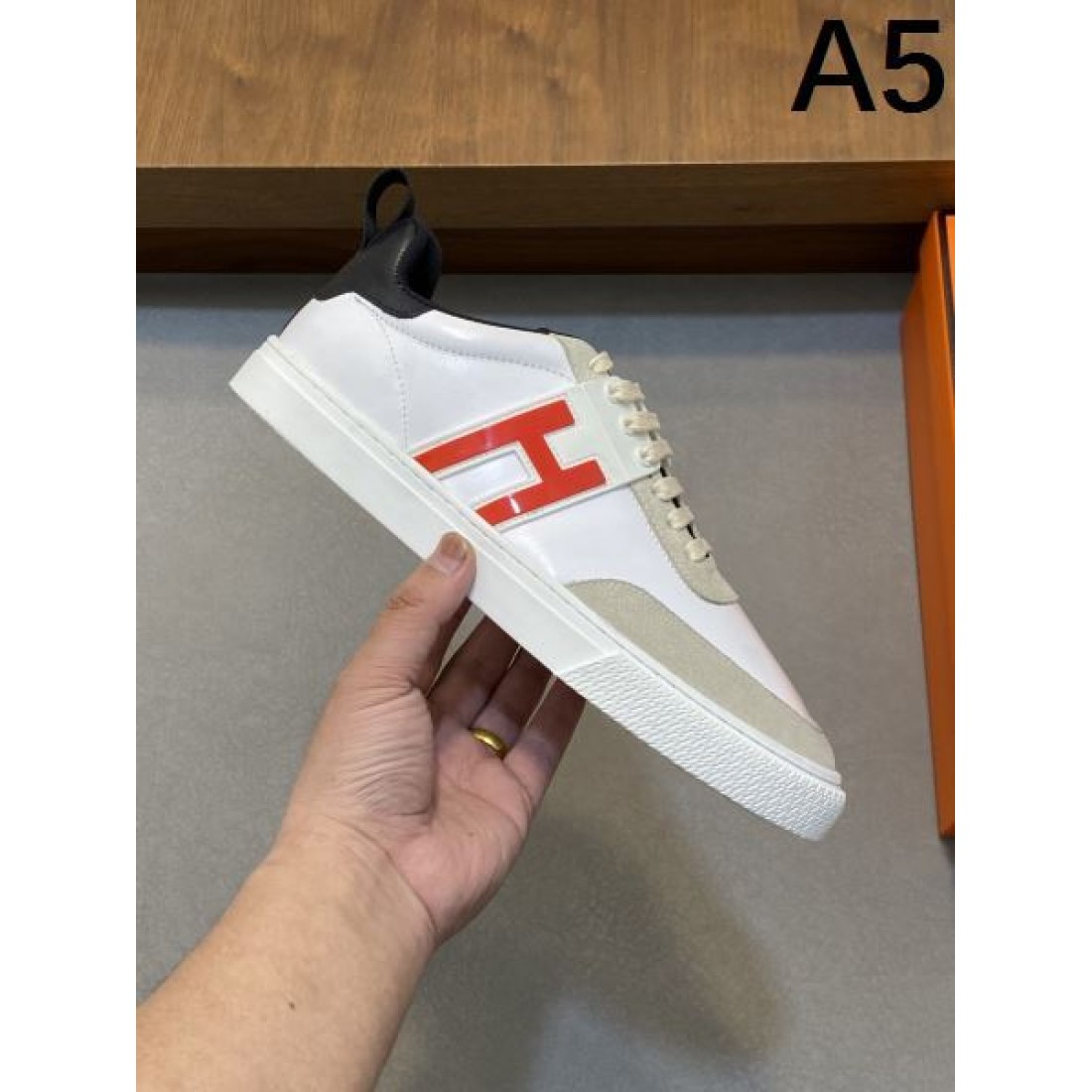 これは買い HERMES エルメス コピー カジュアルシューズ お洒落さん必携