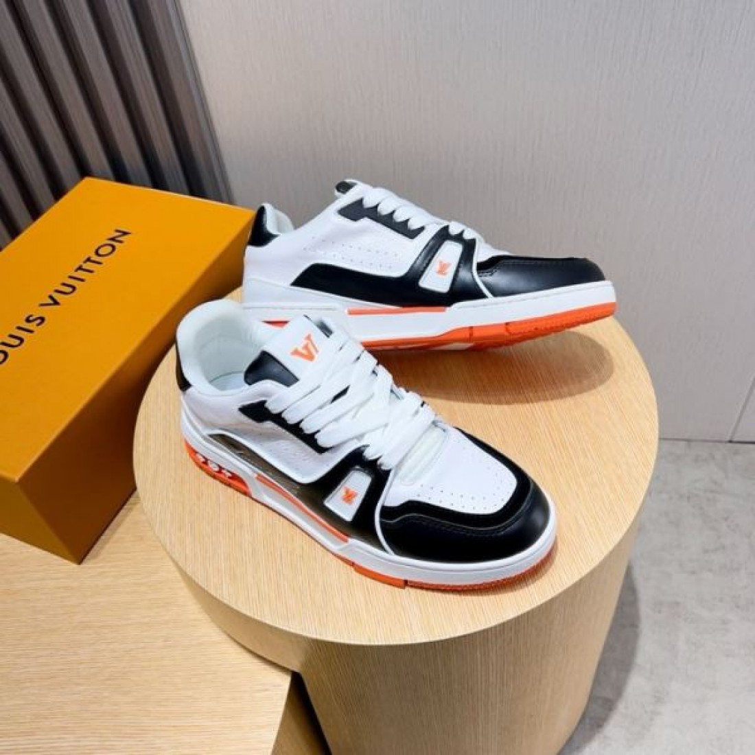 旬コーデに最適 LOUIS VUITTON ルイヴィトン コピー カジュアルシューズ 旬コーデに最適