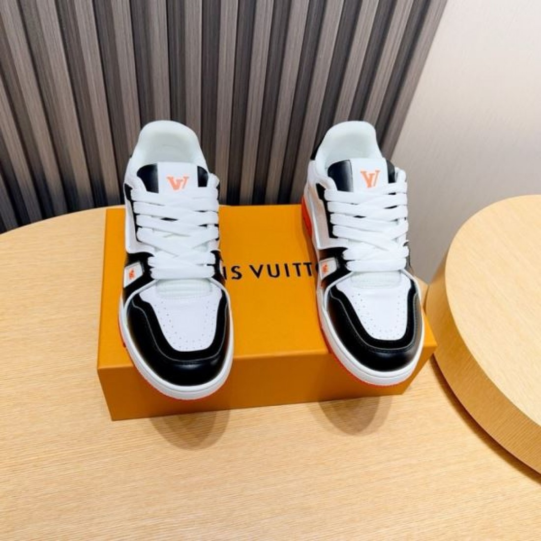 旬コーデに最適 LOUIS VUITTON ルイヴィトン コピー カジュアルシューズ 旬コーデに最適
