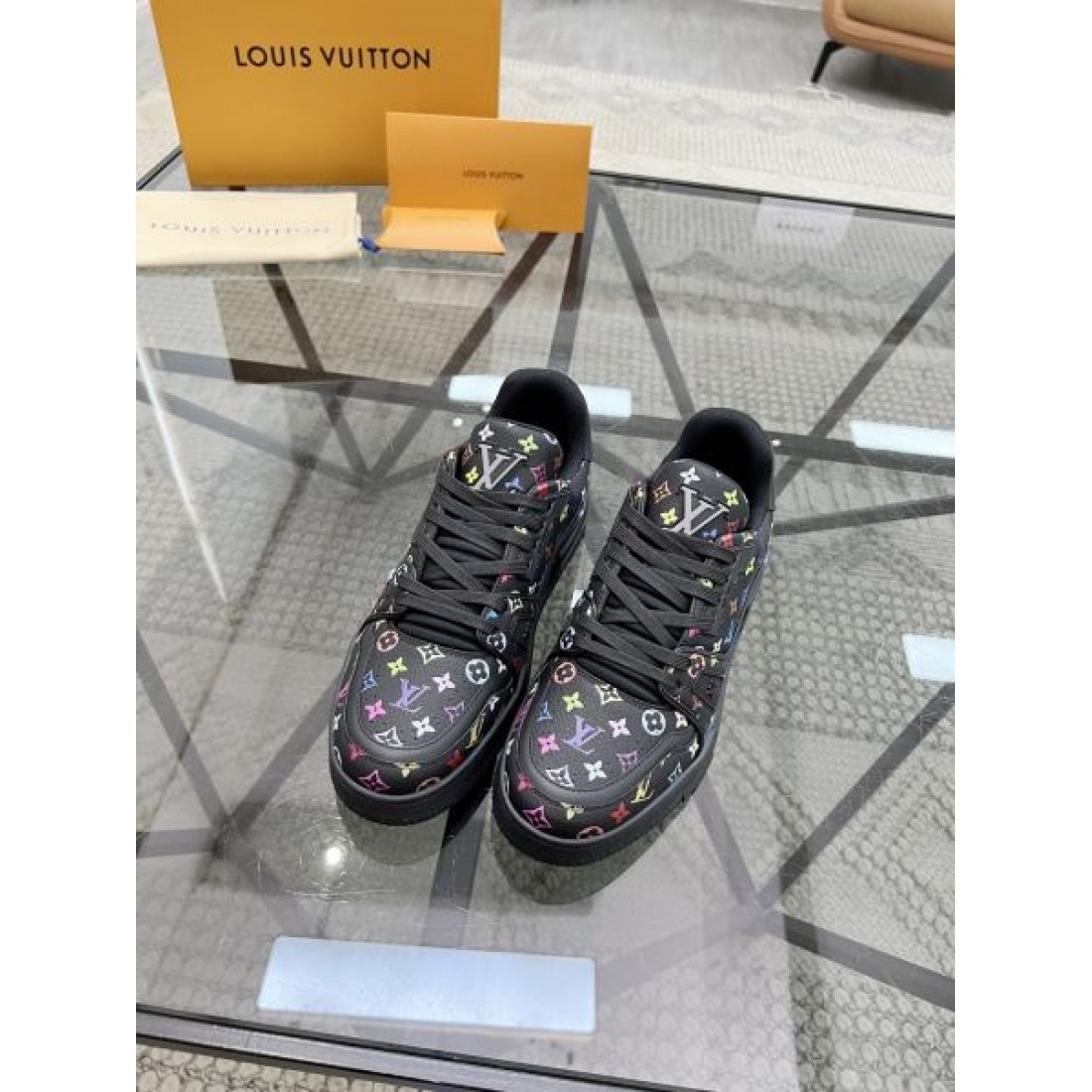 今季イチオシ LOUIS VUITTON ルイヴィトン コピー カジュアルシューズ 季節感たっぷり