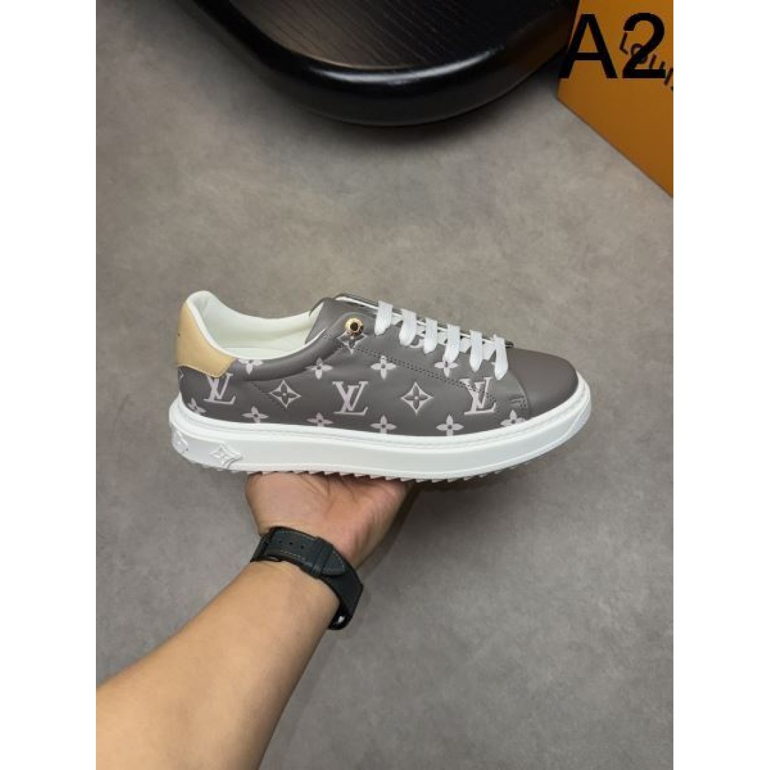 LOUIS VUITTON モダンで洗練された ルイヴィトン コピー カジュアルシューズ