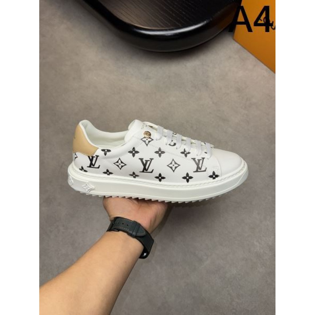 LOUIS VUITTON モダンで洗練された ルイヴィトン コピー カジュアルシューズ