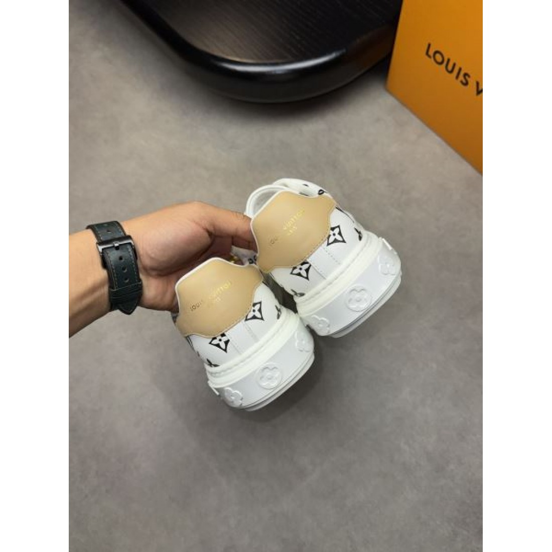 LOUIS VUITTON モダンで洗練された ルイヴィトン コピー カジュアルシューズ