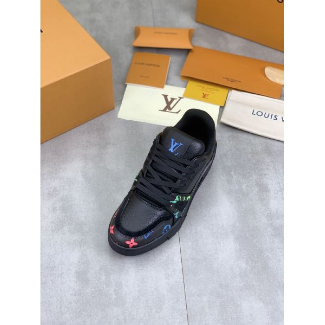  ルイヴィトン コピー カジュアルシューズ LOUIS VUITTON 上質で都会的な
