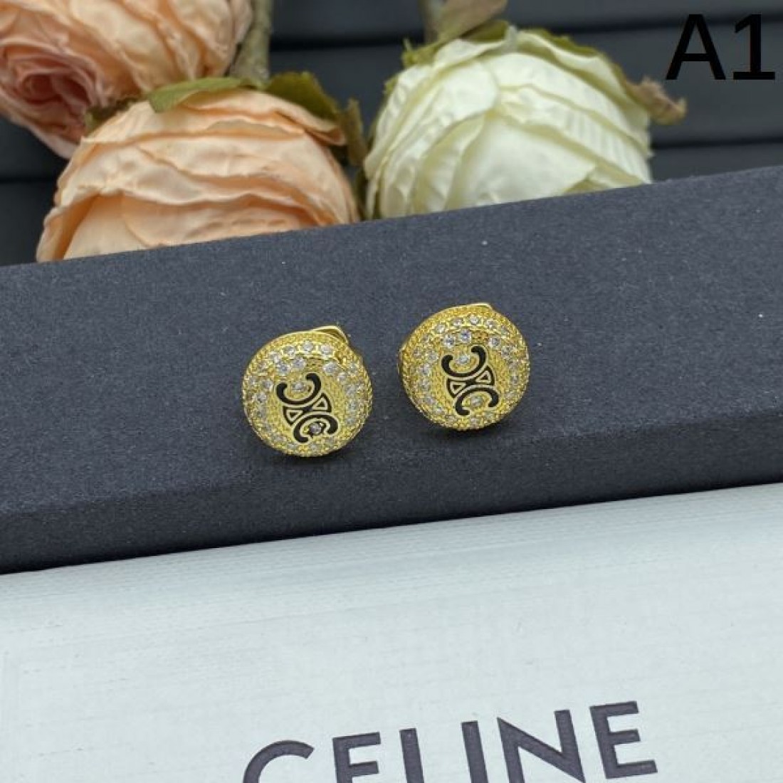 CELINE コピー イヤリング ロゴ 素敵なコーデは大注目 セリーヌ