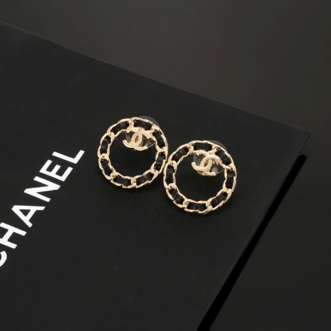 CHANEL コピー イヤリング ロゴ 一番注目されている商品 シャネル