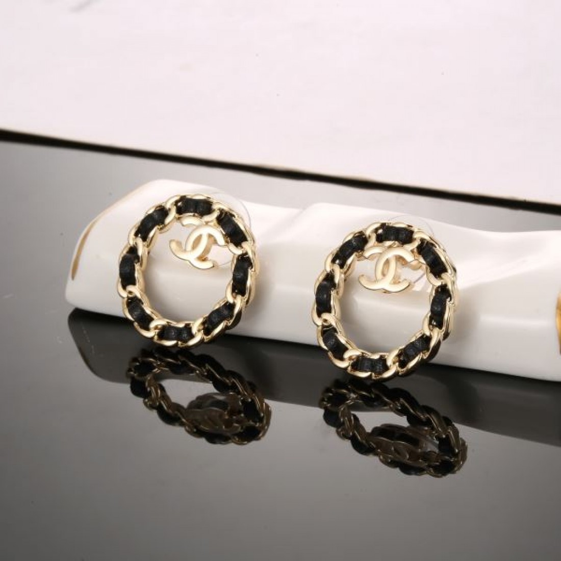 CHANEL コピー イヤリング ロゴ 一番注目されている商品 シャネル
