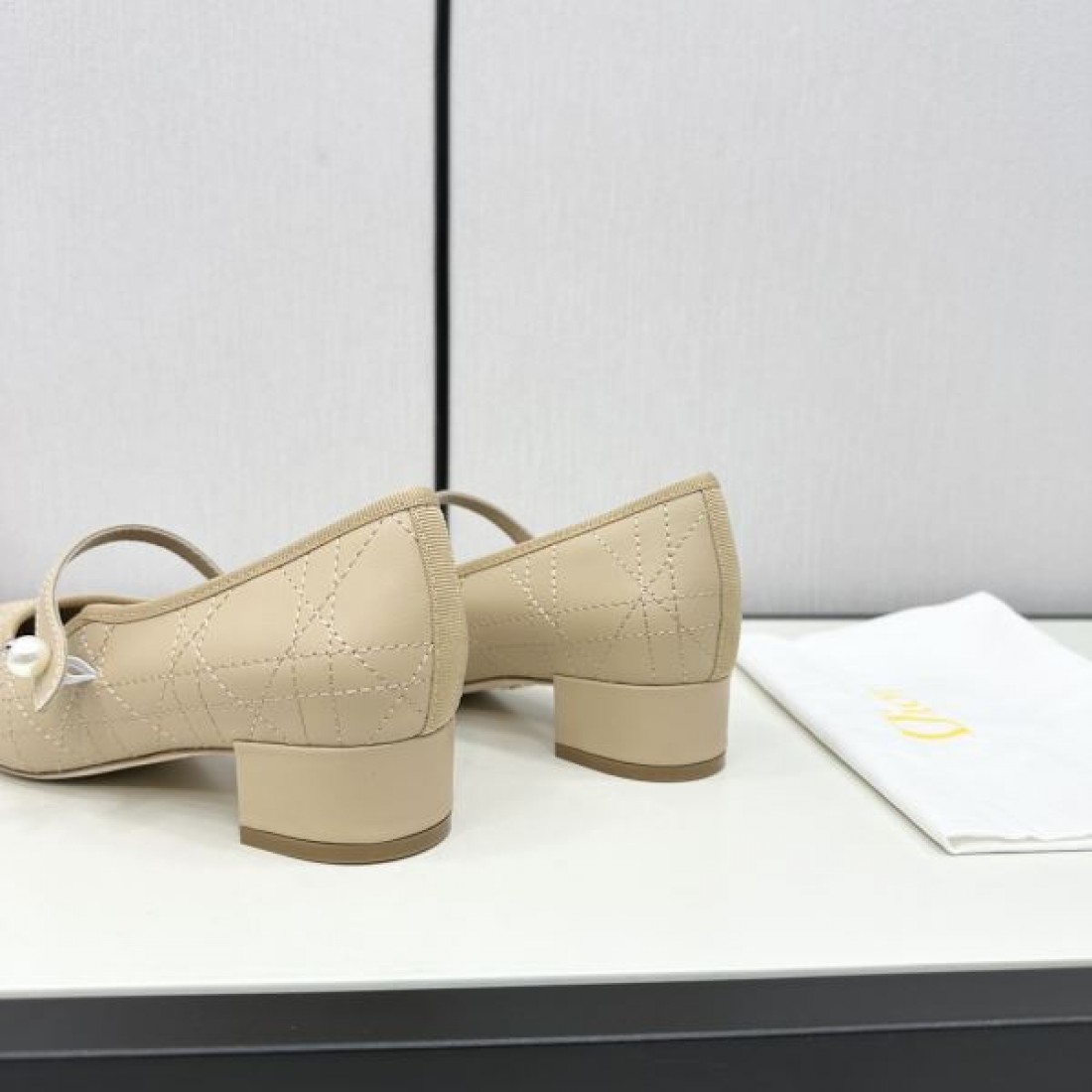 今季マストバイのDIOR ディオール コピー ハイヒール 上品で印象的な佇まい