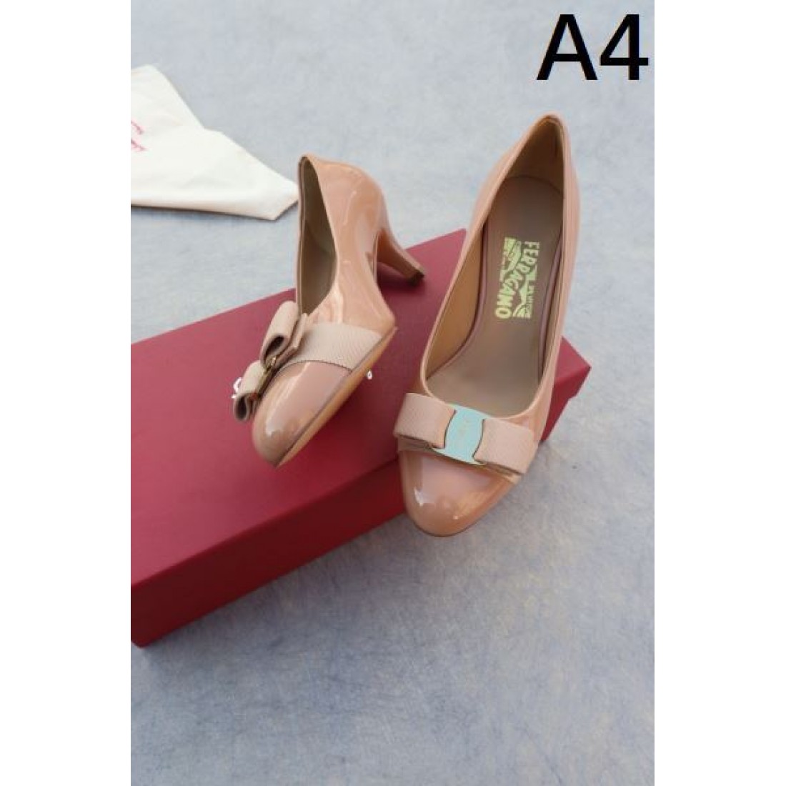 クラシックで上質な魅力漂うFERRAGAMO サルヴァトーレ コピー ハイヒール