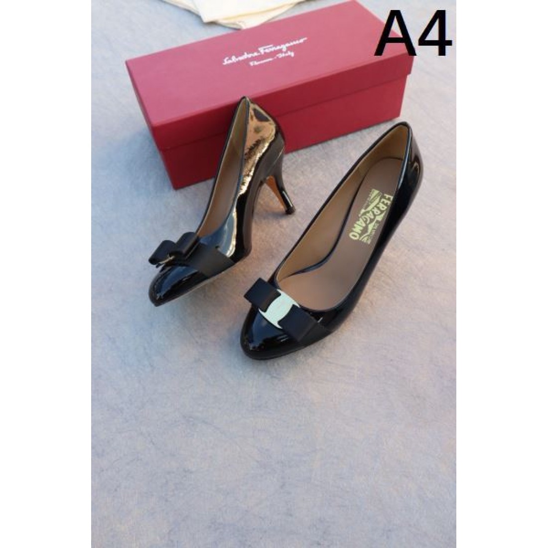 サルヴァトーレ コピー ハイヒール FERRAGAMO繊細で気品あるシルエットが美しい