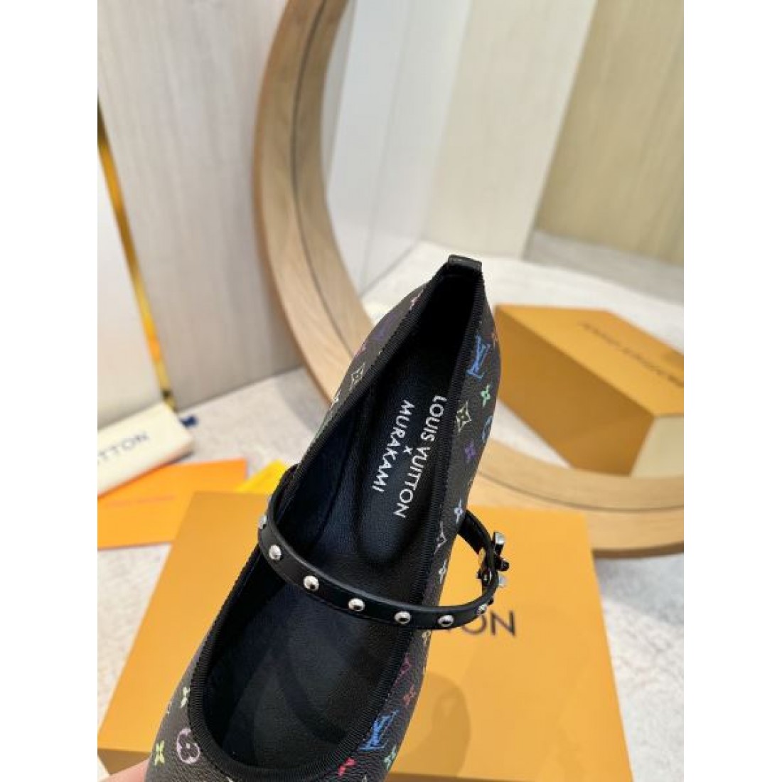 洗練された華やかさが魅力の ルイヴィトン コピー ハイヒール LOUIS VUITTON