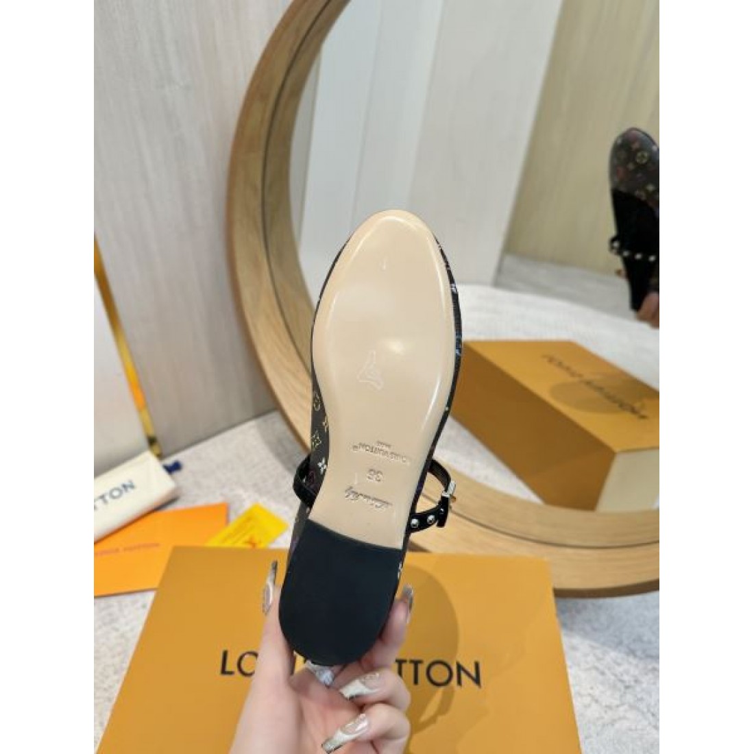 洗練された華やかさが魅力の ルイヴィトン コピー ハイヒール LOUIS VUITTON