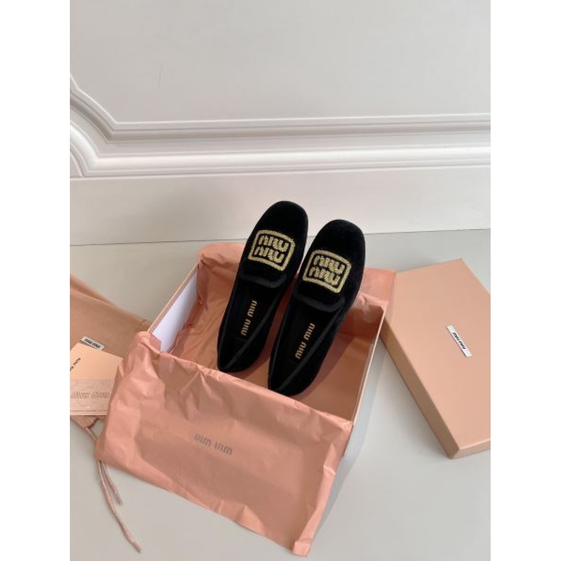 トレンド感あふれるMIU MIU ミュウミュウ コピー ハイヒール 上品でモードな印象に