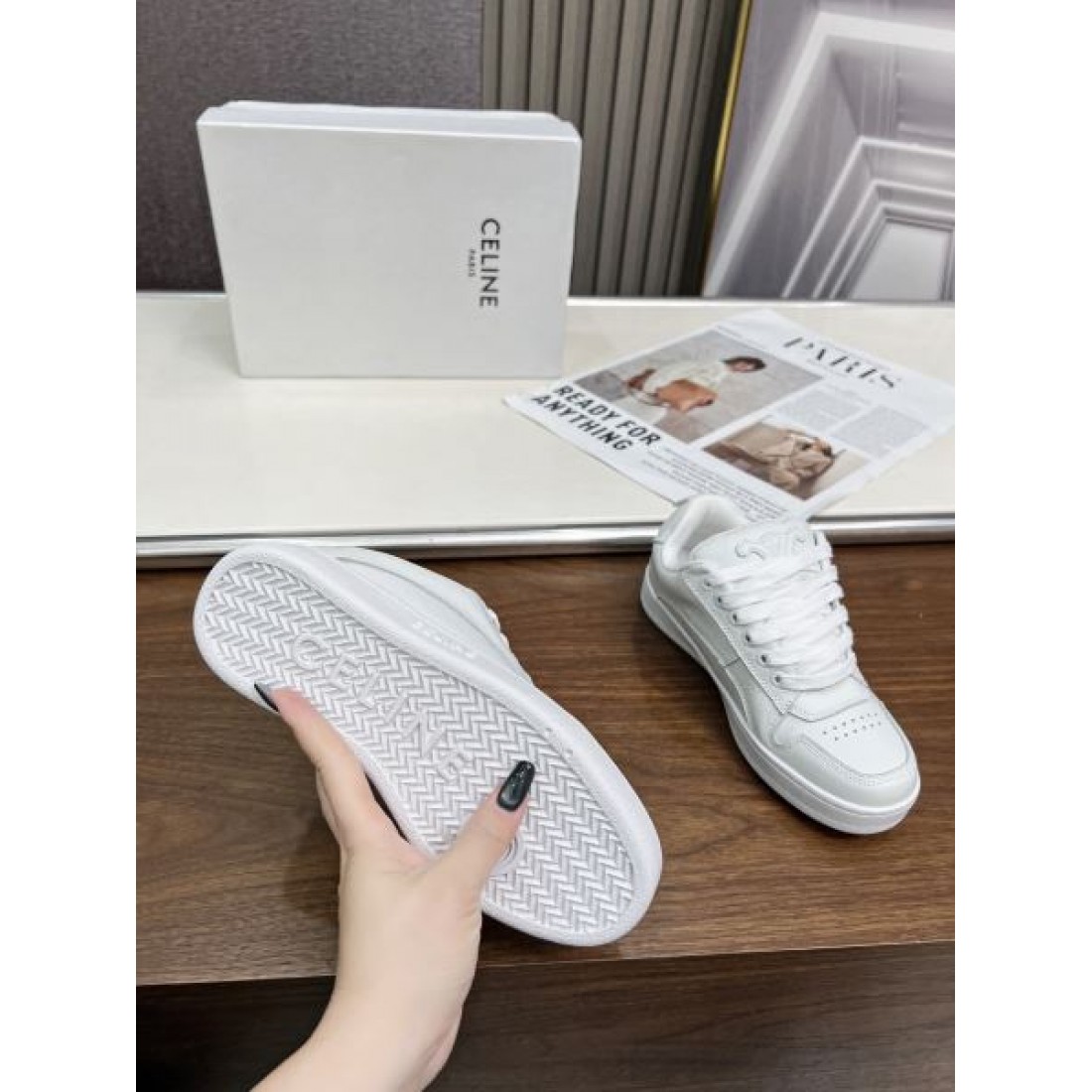 上質で軽快な印象 CELINE セリーヌ コピー カジュアルシューズ が人気