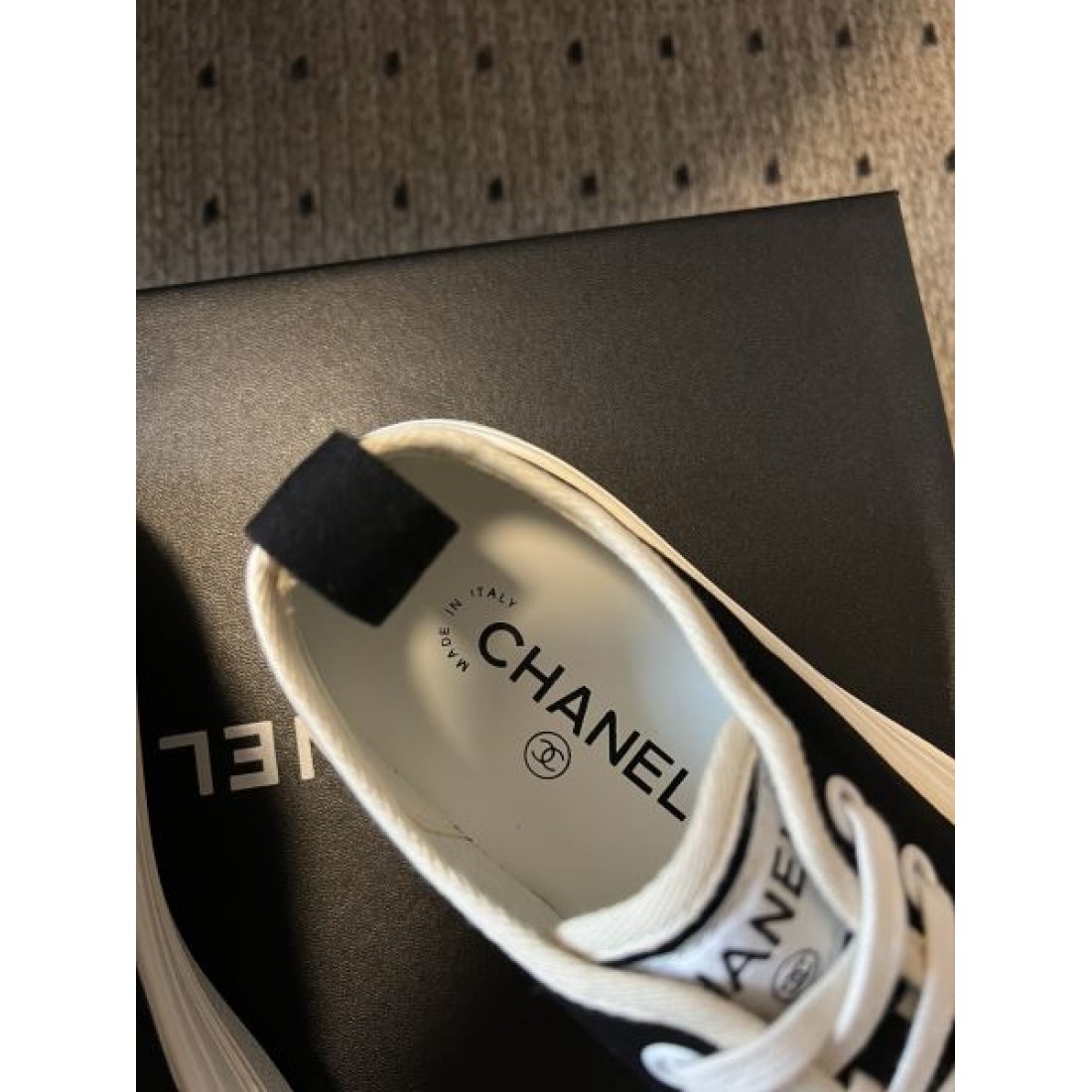 注目度の高い CHANEL シャネル コピー カジュアルシューズ で魅力アップ