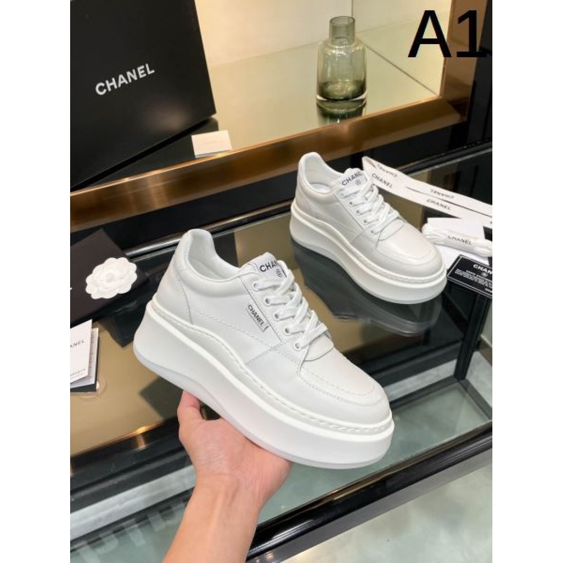 都会的でナチュラルな CHANEL シャネル コピー カジュアルシューズ が話題