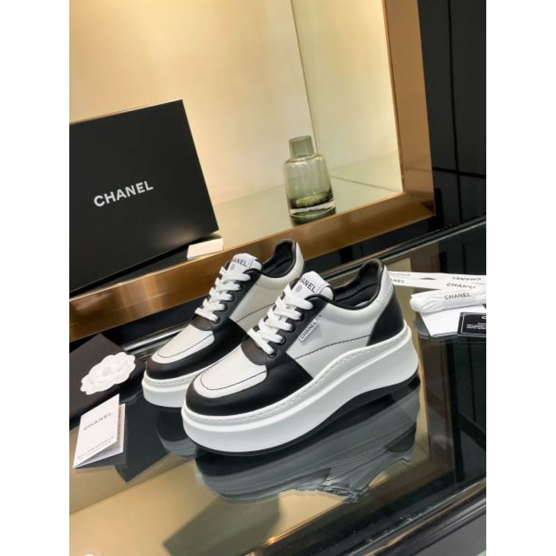 都会的でナチュラルな CHANEL シャネル コピー カジュアルシューズ が話題